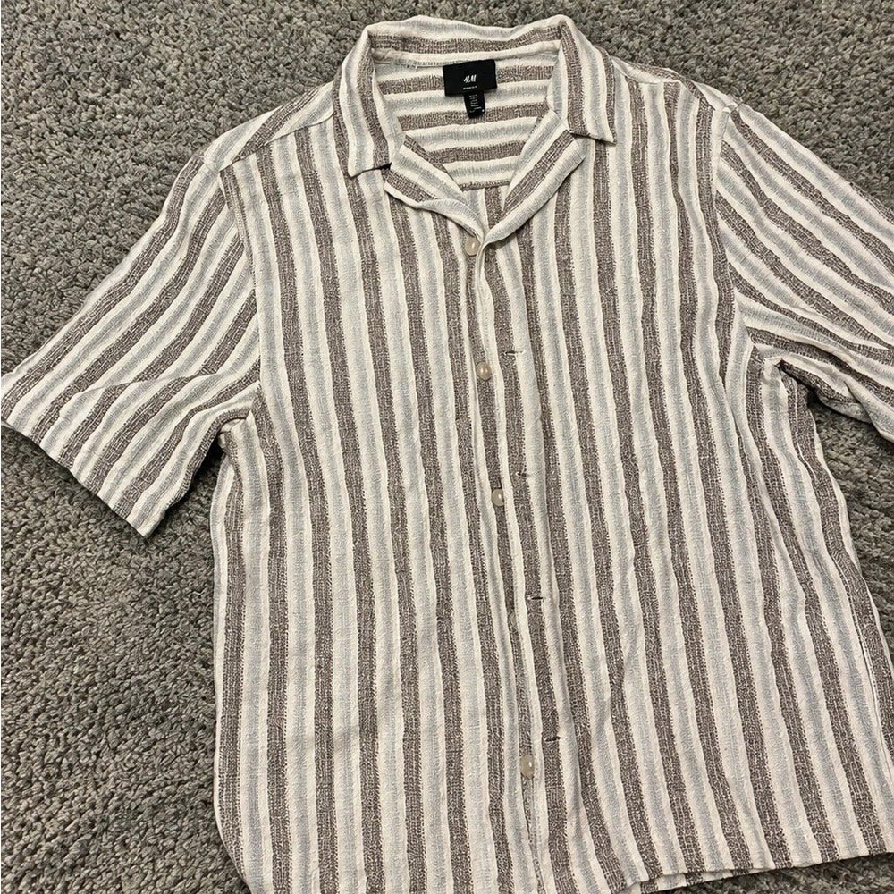 H&M Men’s Short Sleeve Striped Button-Up Shirt — White & Brown